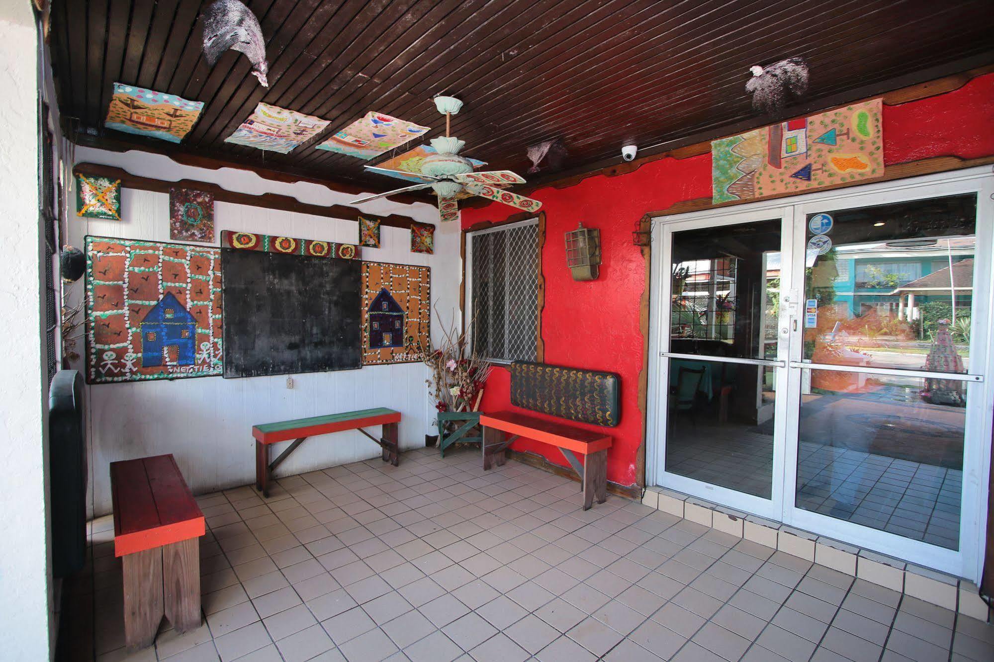 Hôtel Nettie'S Different Of Nassau Casuarina'S Extérieur photo