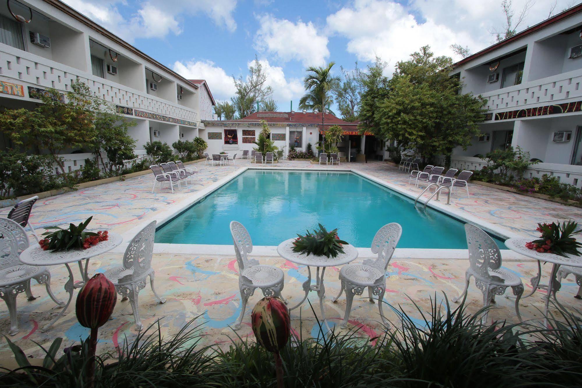 Hôtel Nettie'S Different Of Nassau Casuarina'S Extérieur photo